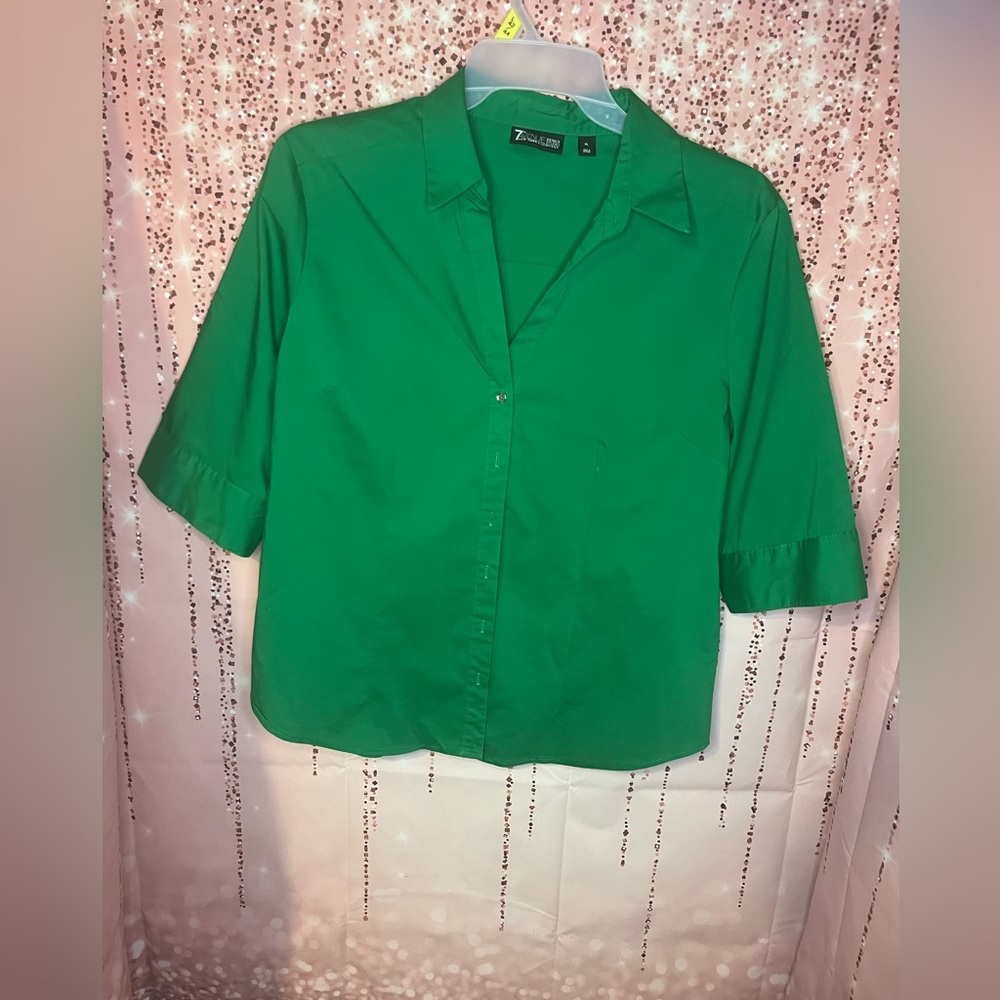 New York & Company - 7th Avenue Design Studio Half Sleeved V-Neck Button Down - Picture 5 of 8